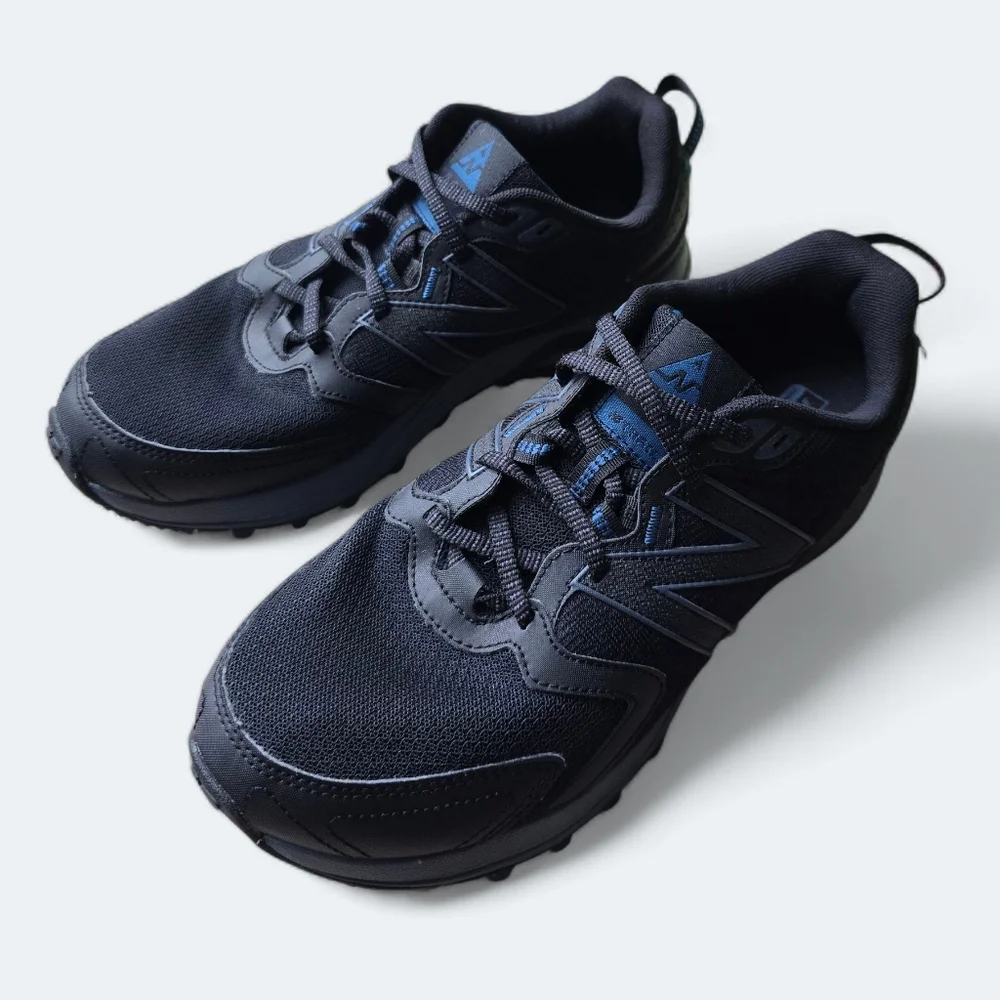 (NEW) New Balance 410 Trail Sneakers